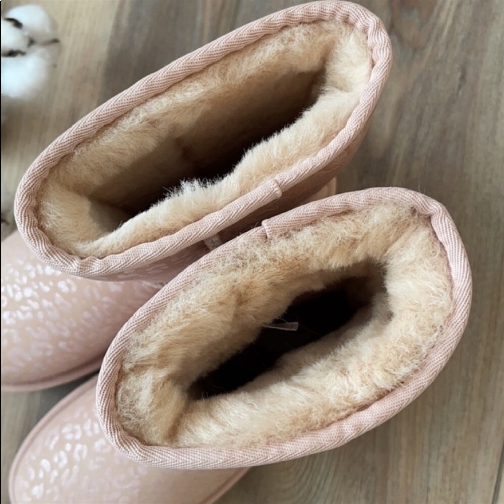 🌿UGG🌿CLASSIC SNOW LEOPARD BOOTS - Picture 11 of 15